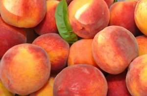 peaches-pile