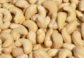 dry-cashew-nuts-1540894698-4420601.jpeg